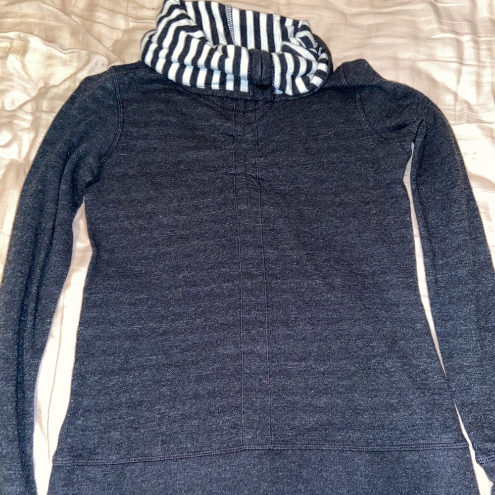 Lulu lemon pullover